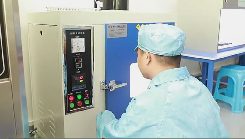 硅膠制品噴有手感油有什么作用？